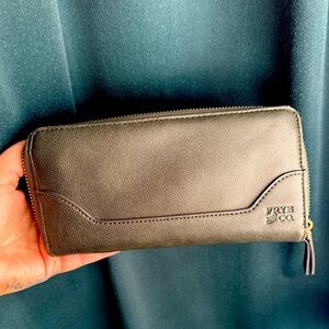 MELISSA ZIP AROUND WALLET